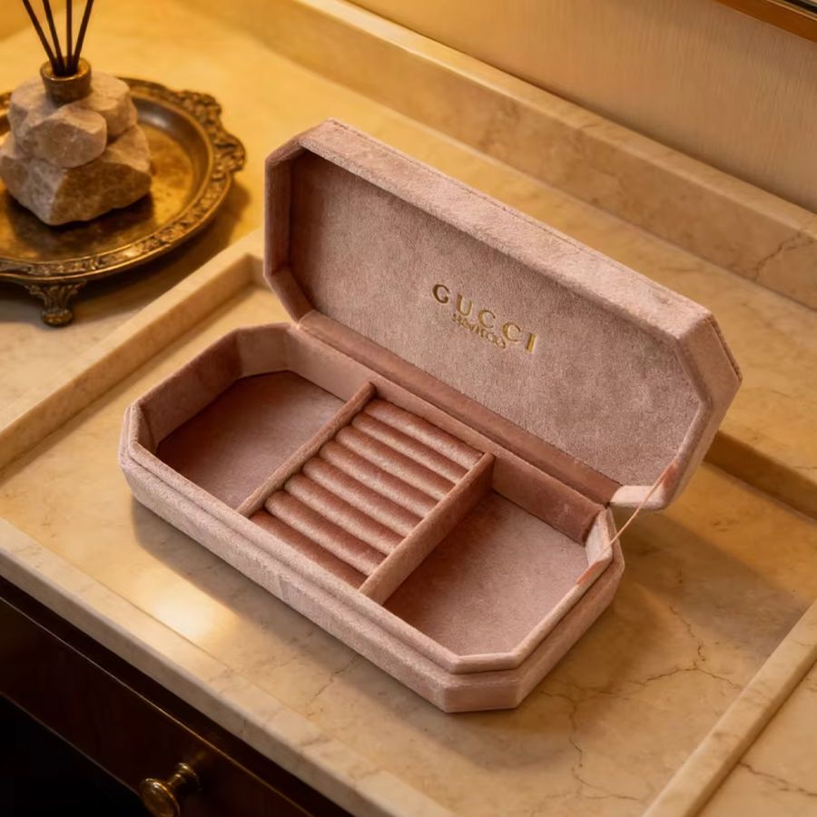 Gucci Gucci’s bag Light Pink V - Ysl Beauty Makeup review and price